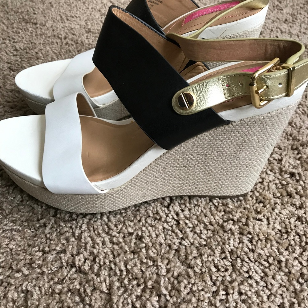 Isaac Mizrahi Women's Wedge Sandals- Size 7.5 M